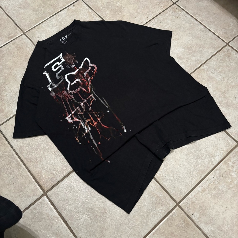 Vintage 2000s black and red Affliction style y2k grunge Fox Racing skater tee